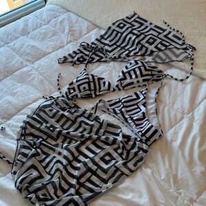 SHEIN Black and White Geometric Skirt